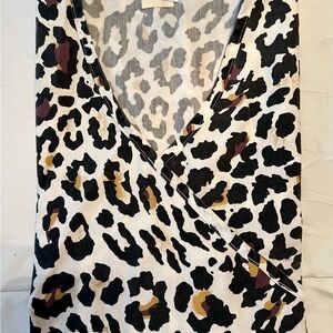 Expo Uniform Leopard Print‎ V-Neck Scrub Top-Medium